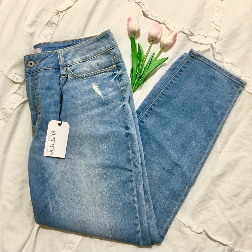 YUMMIE Light Wash Boyfriend Jeans